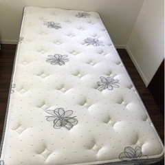 シモンズ　マットレス　美品