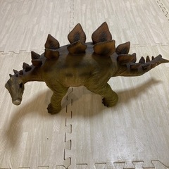 ステゴサウルス置物