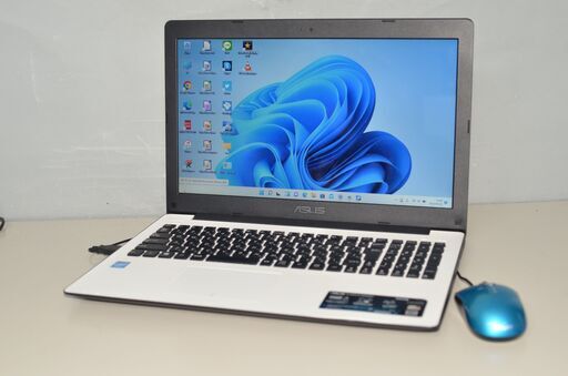 最新Windows11+office 爆速SSD256GB ASUS X553M Celeron メモリ4GB 15.6インチ USB3.0 HDMI 無線 DVDマルチ カメラ内蔵 便利なソフト多数