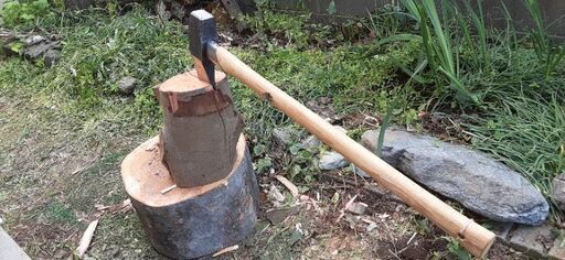 グレンスフォシュ　斧　キャンプ　薪割り
