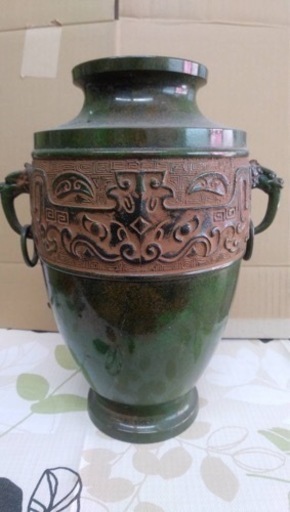 銅製の双耳花瓶