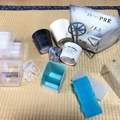【無料】 収納グッズ　ブリキ　プラスチック