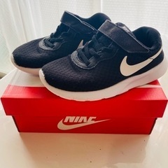 NIKE タンジュンスニーカー　キッズ　18㎝