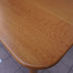 飛騨高山の家具メーカー日進木工(nissin)のOval オーク材ダイニングテーブルです！オーク材の優しい質感が魅力的なリビングテーブル。北欧系や和モダンなどナチュラルなインテリアにオススメです♪CD304