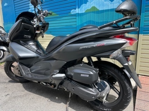 ホンダPCX150約17000km!! JF28の上位機種、KF12です。4st 実働美車ツアラー仕様 各種整備・カスタム可能 検)PCX125 高速 中型スクーター 保証付美車】ホンダPCX150約14300km!! 限定色☆マットブラック