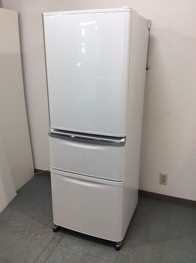 （5/1受渡済）YJT4259【MITSUBISHI/三菱 3ドア冷蔵庫】高年式 2017年製 MR-C34A-W 家電 キッチン 冷蔵冷凍庫 右開きドア 自動製氷 335L