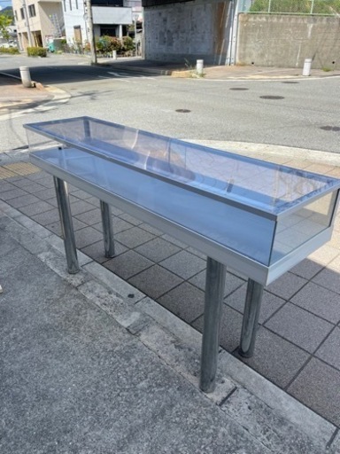 日本アルミ製ガラスショーケース