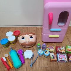 おもちゃセット(冷蔵庫、歯磨き粘土)