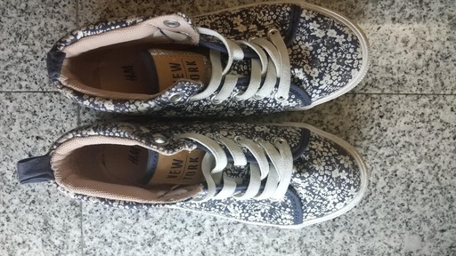 クロックスcrocs19cm女の子サンダルｈ ｍ花柄の靴 メロン 北新横浜のキッズ用品 子供用シューズ の中古あげます 譲ります ジモティーで不用品の処分