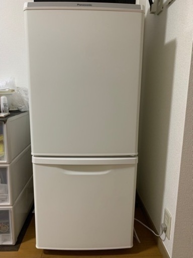 一人暮らし用冷蔵庫(NR-B14DW-W)になります。