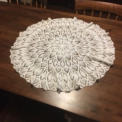 レース編み　テーブル　クロス　円型　フリル