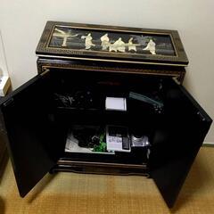 ビンテージ家具　黒塗り　螺鈿細工(らでん)
家具
