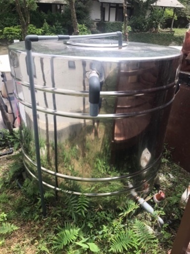ステンレス貯水タンク
