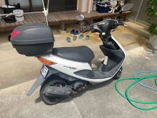 k148r121 重厚感あるオランダ民芸のスタンドミラー 花の彫刻が施された逸品