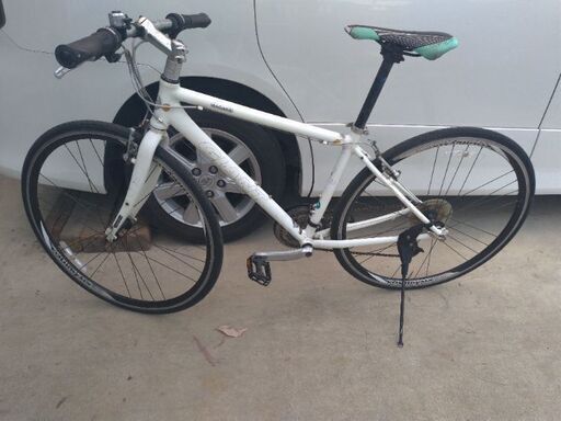 GIANT ESCAPE R3 700C アルミ 24速 430mm 白クロス 2023 GIANT Bicycles | ESCAPE R3