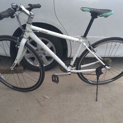 GIANT ESCAPE R3 クロスバイク アルミ 700C 430mm 24速ギア ホワイト