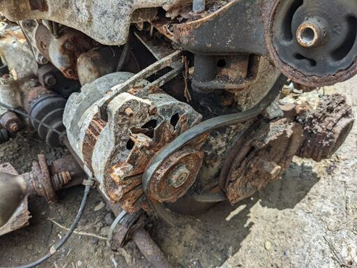 マツダファミリアのボロボロエンジン12000円売り ファッション 