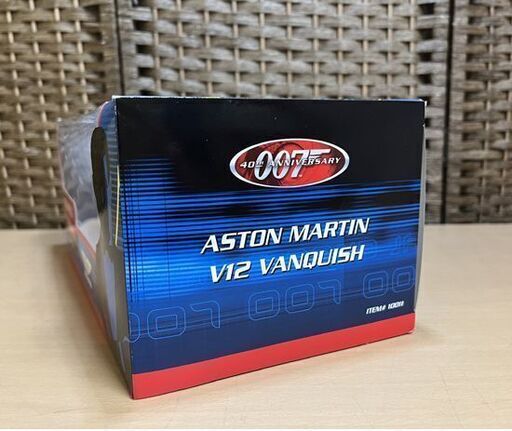 1/18 ASTON MARTIN V12 VANQUISH 007 アストンマーチン ヴァンキッシュ DIE ANOTHER DAY ボンドカー