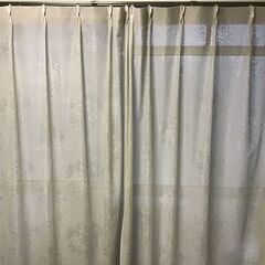 白い透明カーテン