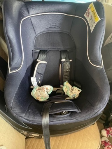 combi  チャイルドシート　ISOFIX  ネイビー　新生児対応　処分価格