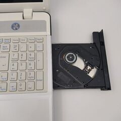 富士通 第2世代Core i7搭載 新品SSD240G メモリ8G CD/DVD読み書き 大画面