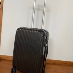 TSAロック機能付き 軽量スーツケースS 