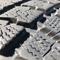 サーフ・ハイエース（200系）等、アルミホイル付スタッドレスタイヤ4本セット　265/70R16