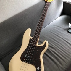 ベース　Fender Japan precision bass