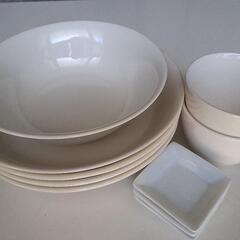 シンプルな白い食器10点セット(カレー皿大4枚＆中1枚・ミニ四角...