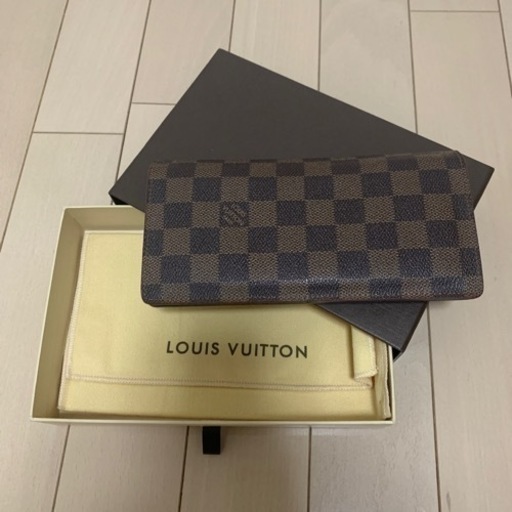 ルイヴィトン　二つ折り財布　VUITTON