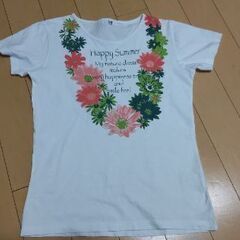 140cm　花柄Tシャツ