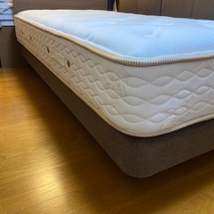 中古　シモンズ エグゼクティブニューフィットプレミアム シングルベッド 昔25万程度で購入　あまり使用してません。SIMMONS ビューティー 