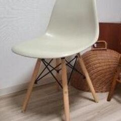 ◆モダンデコ 木製脚のおしゃれな椅子