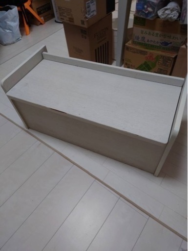 収納ベンチ