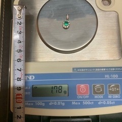 ペンダントトップ！プラチナ&ホワイトゴールド！ダイヤ&エメラルド！