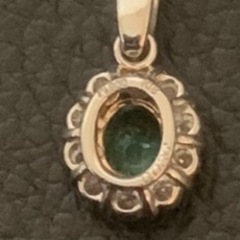 ペンダントトップ！プラチナ&ホワイトゴールド！ダイヤ&エメラルド！