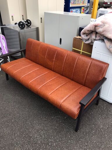 おしゃれ！！！　状態Ａランク！！！　３人掛けソファー　１５，０００円（税込み）