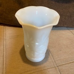 ヴィンテージ、ミルクガラスの花瓶 #13