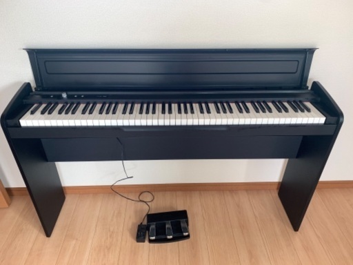 鍵盤楽器、ピアノ KORG LP-180