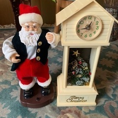 動くサンタ　時計　箱付き、クリスマスツリー2セット、イス