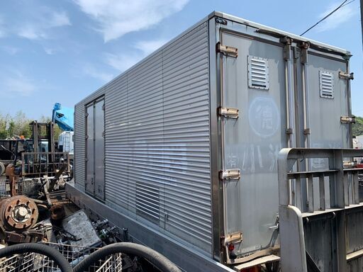 福岡発　4ｔアルミコンテナ　片側扉付　その他多数コンテナ有　お値段交渉有 福岡発 4tアルミコンテナ 片側扉付 その他多数コンテナ有 お値段交渉有