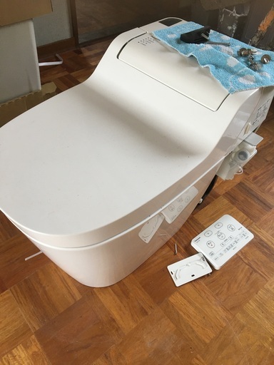 中古トイレ《パナソニック アラウーノCH1101》リモコン付