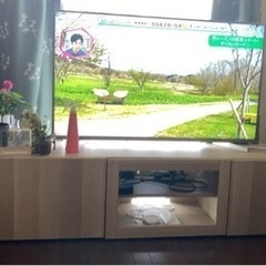 50” 4K TV (Netflix, YouTubeアプリ付き、リモート付き)