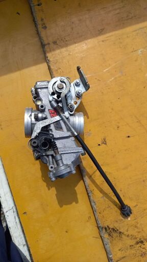 バイクキャブレター FCR33売ります。