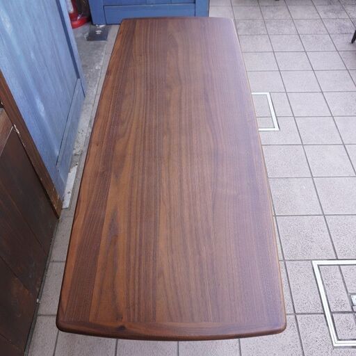 unico(ウニコ)のNORD(ノルド)シリーズ カフェテーブルです！しっとりと落ち着いたウォールナットを使用した北欧スタイルのレトロなデザインのリビングテーブル。ヴィンテージテイストにもおススメ♪CD310 5