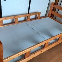 木製シングルベッド （1)