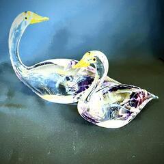 美品　ガラス工芸　クリスタルの透明感が素敵な白鳥のペアセット
紫...