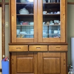 木製食器棚　食器が多い方に。