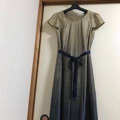 ★光沢のある上品なワンピ★