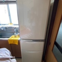 2010年製  三菱 冷蔵庫 MR-C34R-W